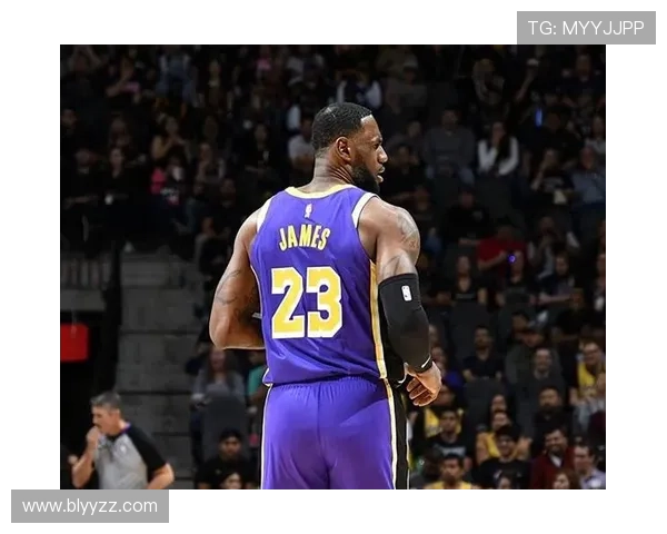 四十一岁詹皇带伤创纪录王者风范 四十一岁詹皇带伤创纪录王者风范