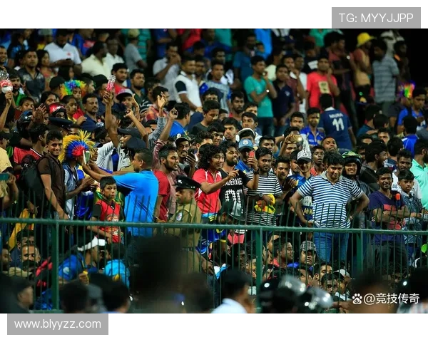 因球迷展示歧视横幅,巴萨被禁止出售下一场欧冠客场门票 因球迷展示歧视横幅,巴萨被禁止出售下一场欧冠客场门票